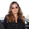 Jade Jagger (enceinte) prend l'avion à l'aéroport de Los Angeles avec son mari Adrian Fillary, le 29 mars 2014.