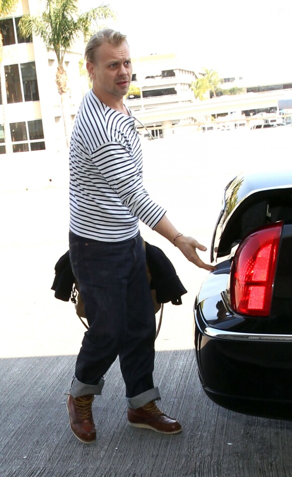 Jade Jagger (enceinte) et son mari Adrian Fillary quittent Los Angeles après les funérailles de L'Wren Scott, le 29 mars 2014.