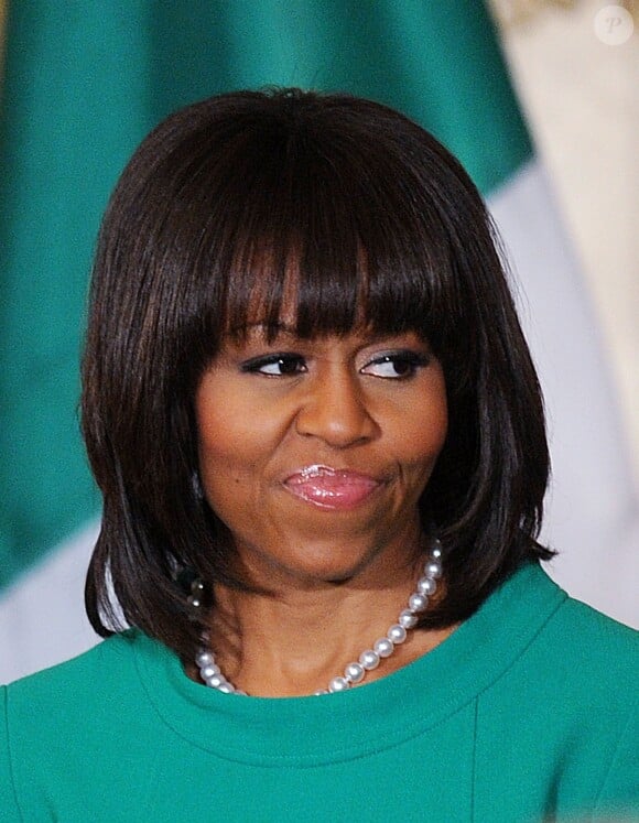 Coiffure de star : le carré à frange comme Michelle Obama
