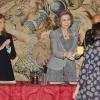 La reine Sofia d'Espagne remettait les Prix Reine Sofia 2013 au Palais de la Zarzuela à Madrid, le 1er avril 2014.