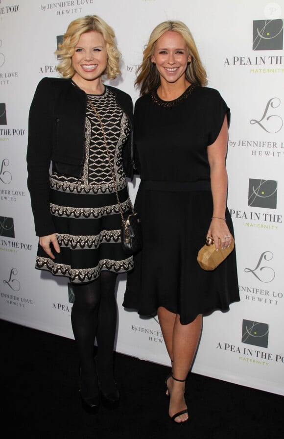 Megan Hilty (enceinte) et Jennifer Love Hewitt lors de la soirée de lancement de la ligne de vêtements pour femmes enceintes "L By Jennifer Love Hewitt" à Beverly Hills, le 1er avril 2014.