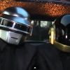 Les Daft Punk dans la voiture de l'émission Hep Taxi !, diffusée sur La Deux.