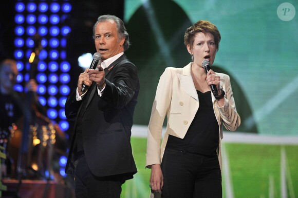 Natacha Polony et Michel Leeb enregistrent l'émission du Sidaction 2014, les 24 et 25 mars 2014 au théâtre Mogador à Paris (diffusion le 5 avril 2014).