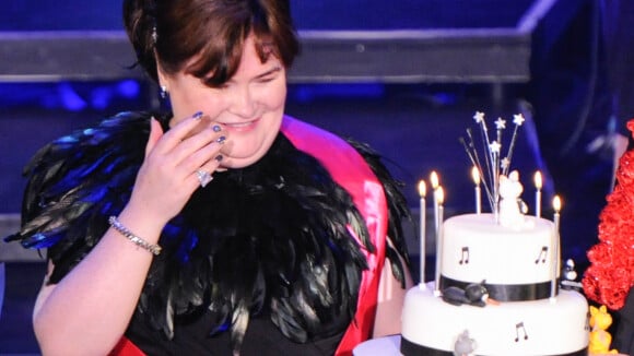 Susan Boyle : Sur scène malgré ses troubles, la star souffle ses 53 bougies