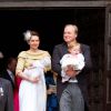 Carlos et Annemarie de Bourbon-Parme quittant la cathédrale de Plaisance, en Italie, le 5 avril 2014 lors du baptême de leur fille la princesse Cecilia.