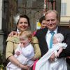 Le prince Carlos de Bourbon-Parme et la princesse Annemarie ont célébré le 5 avril 2014 le baptême de leur fille la princesse Cecilia, à la cathédrale de Plaisance, en Italie.