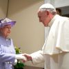 La reine Elizabeth II, accompagnée de son époux le duc d'Edimbourg, était reçue le 3 avril 2014 par le pape François au Vatican
