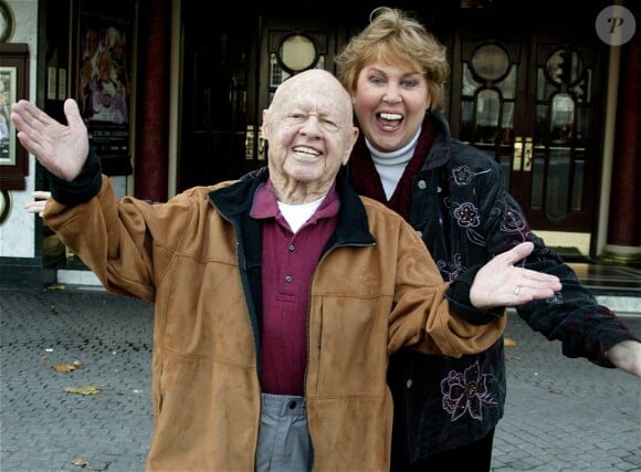 Mickey Rooney et sa femme Jan à Bristol le 24 novembre 2008