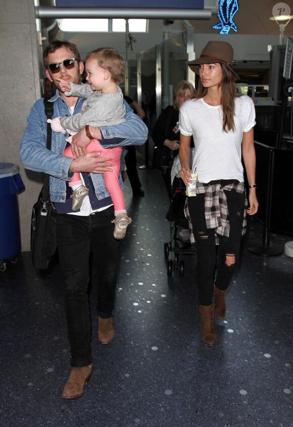 Caleb Followill, Lily Aldridge et leur fille Dixie à Los Angeles, le 12 mars 2014.