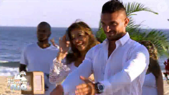 Julien découvre Jessica dans sa robe blanche - "Les Marseillais à Rio", épisode du 11 avril 2014 diffusé sur W9.