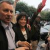 Dominique Strauss-Kahn et sa femme Anne Sinclair arrivent à leur domicile parisien le 4 septembre 2011.
 