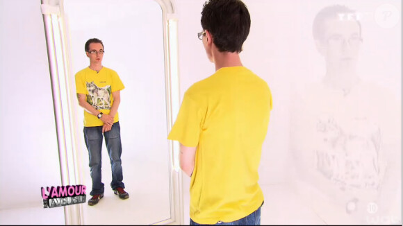 Jean-Philippe face au miroir (L'Amour est aveugle - saison 3, épisode 6. Diffusé le vendredi 11 avril 2014 sur TF1.)