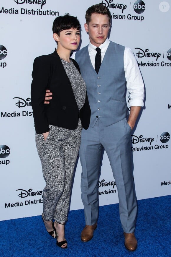 Ginnifer Goodwin et Josh Dallas aux Walt Disney Studios à Burbank, le 19 mai 2013.