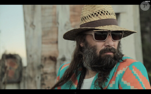 Image extraite du clip "L'adulte" de Sébastien Tellier, extrait de l'album "L'aventura" à paraître le 26 mai 2014.