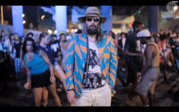 Image extraite du clip "L'adulte" de Sébastien Tellier, extrait de l'album "L'aventura" à paraître le 26 mai 2014.