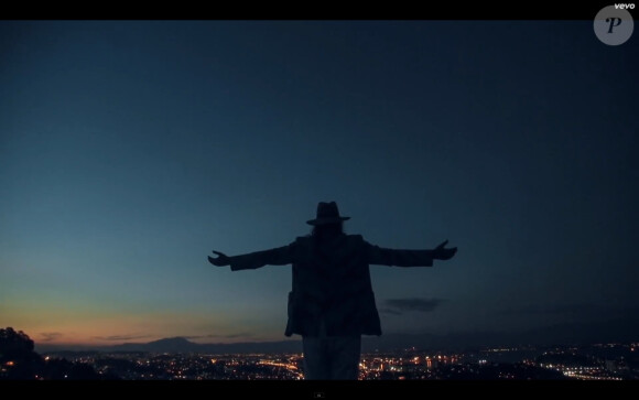 Image extraite du clip "L'adulte" de Sébastien Tellier, extrait de l'album "L'aventura" à paraître le 26 mai 2014.
