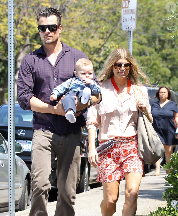 Josh Duhamel et Fergie emmènent leur fils Axl à l'église pour Pâques à Brentwood, le 20 avril 2014.
