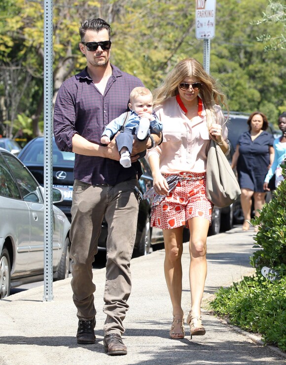Josh Duhamel et Fergie emmènent leur fils Axl à l'église pour Pâques à Brentwood, le 20 avril 2014.