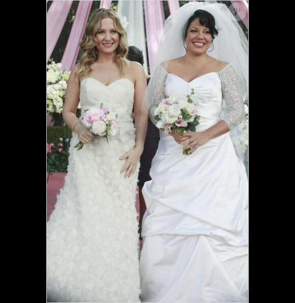 Jessica Capshaw et Sara Ramirez dans Grey's Anatomy, en 2011.