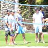 Exclusif - George Clooney en vacances à Cabo san Lucas le 11 avril 2014. Avec des amis, l'acteur américain a joué au volley-ball.