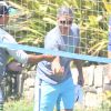 Exclusif - George Clooney en vacances à Cabo san Lucas le 11 avril 2014. Avec des amis, l'acteur américain a joué au volley-ball.