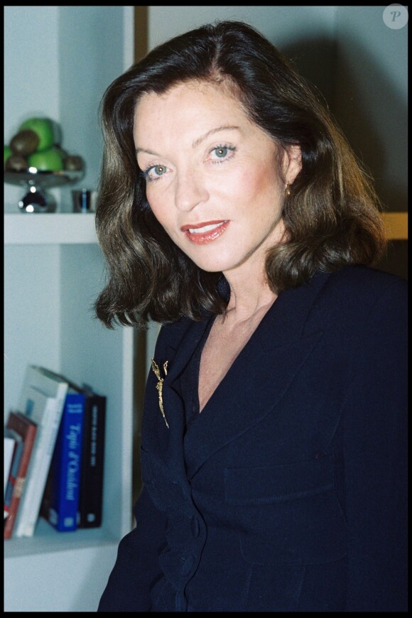 Marie-France Pisier à Paris, le 25 novembre 1999.