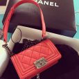  Nabilla, une fashion addict : un nouveau sac Chanel, le boy  