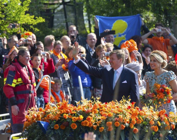 Le roi Willem-Alexander et la reine Maxima des Pays-Bas célébraient pour la première fois de l'histoire des Pays-Bas le Koningsdag (le Jour du roi) à de Rijp, le 26 avril 2014 à l'occasion des 47 ans du souverain