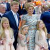 La reine Maxima et le roi Willem-Alexander des Pays-Bas célébraient le Koningsdag (Jour du roi) à De Rijp, le 26 avril 2014 à l'occasion des 47 ans du souverain, entouré de leurs filles, les princesses Catharina-Amalia, Alexia et Ariane