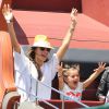 Alessandra Ambrosio, son fiancé Jamie Mazur et leurs enfants Anja et Noah s'amusent au parc d'attractions "Santa Monica Pier" à Santa Monica, le 27 avril 2014.