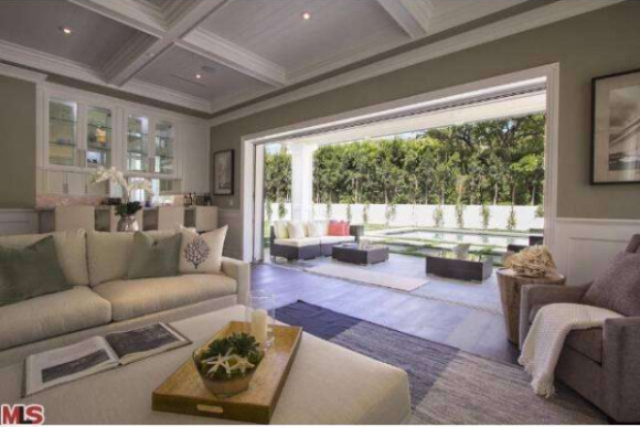 Blake Griffin, star des Clippers de Los Angeles, s'est offert une jolie maison de 9 millions de dollars à Pacific Palisades, du côté de Los Angeles, ouverte sur 12 000 m² de terrain