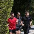 Nicolas Sarkozy fait du jogging dans les rues de Beverly Hills sous un soleil de plomb le 28 avril 2014.