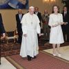 Le roi Juan Carlos Ier d'Espagne et son épouse la reine Sofia ont été reçus par le pape François en audience privée au Vatican, le 28 avril 2014, au lendemain de la messe de canonisation des papes Jean XXIII et Jean Paul II.