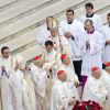 Le pape François célébrait le 27 avril 2014 sur la place Saint-Pierre la messe de canonisation des papes Jean XXIII et Jean Paul II, à Rome