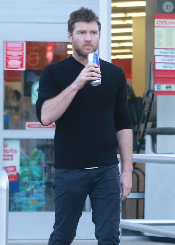 Exclusif - L'acteur Sam Worthington se rend à la pharmacie à West Hollywood, le 6 avril 2014.