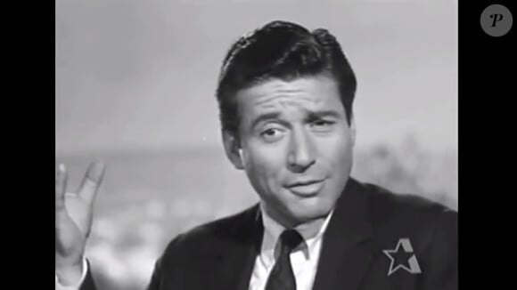 Efrem Zimbalist dans la série 77 Sunset Strip en 1958.