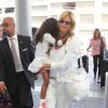 Heidi Klum arrive à l'aéroport de Los Angeles avec sa fille Lou. Los Angeles, le 4 mai 2014.