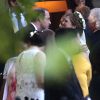 Le prince William félicitant Elizabeth Wilson lors de son mariage avec Guy Pelly, le 3 mai 2014 à Memphis, Tennessee.