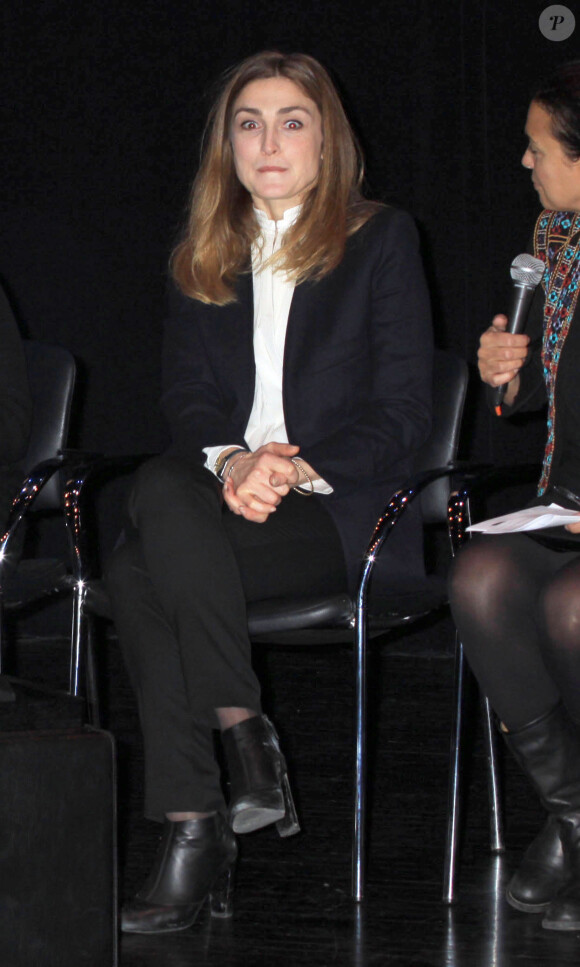 Julie Gayet assiste à la projection de son film documentaire "Cineast(e)s" sur les femmes réalisatrices à l'occasion de la journée internationale de la femme, organisée par le festival d'Unifrance " Rendez-vous with French Cinema " et la FIAF (French Instute de l'Alliance Française) à New York, le 8 mars 2014.