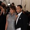 Chrissy Teigen et John Legend assistent au MET Gala au Metropolitan Museum of Art. New York, le 5 mai 2014.