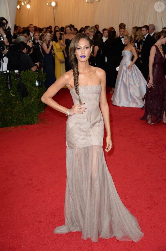 Joan Smalls assiste au MET Gala au Metropolitan Museum of Art. New York, le 5 mai 2014.