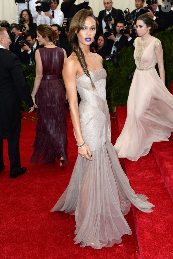 Joan Smalls assiste au MET Gala au Metropolitan Museum of Art. New York, le 5 mai 2014.