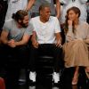 Jay-Z et son épouse Beyoncé Knowles ainsi que Jake Gyllenhaal assistent à la nouvelle rencontre des Miami Heats vs Brooklyn Nets à New York le 10 mai dans le cadre des Playoff