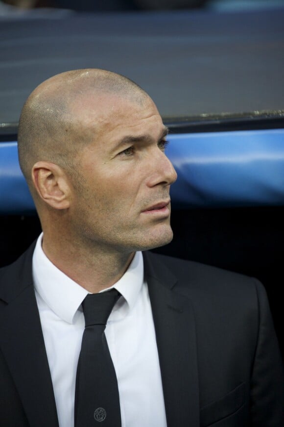 Zinedine Zidane - Match de demi-finale Real Madrid contre Bayern Munich, lors de la ligue des champions au Stade Santiago Bernabéu à Madrid, le 23 avril 2014.
