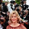 Jane Fonda, splendide à 76 ans dans une robe moulante rouge. L'actrice arrive à la projection du film Grace De Monaco le 14 mai 2014
