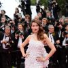 Laetitia Casta, sublime égérie L'Oréal Paris, arrive à la projection du film Grace de Monaco à Cannes le 14 mai 2014