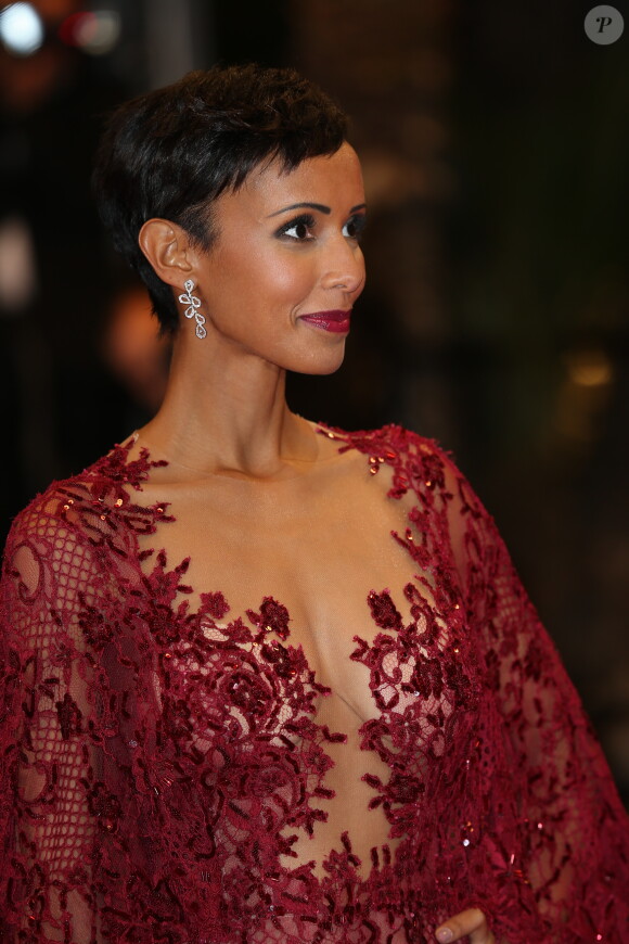 Sonia Rolland (Boucles d'oreilles, bague et bracelet Montblanc collection Princesse Grace de Monaco Pétales de Rose en or blanc et diamants) lors de la montée des marches du film Timbuktu au 67e Festival de Cannes, le 15 mai 2014.