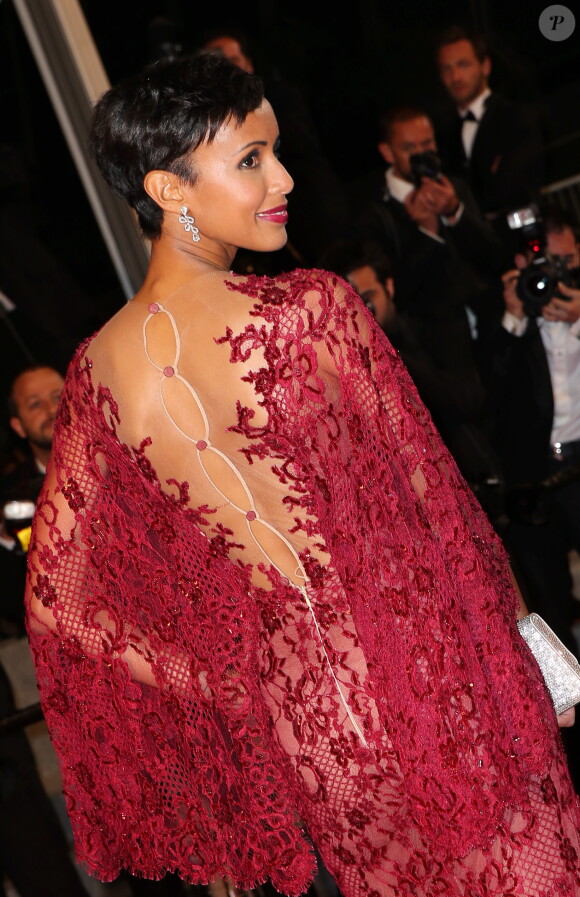 Sonia Rolland (Boucles d'oreilles, bague et bracelet Montblanc collection Princesse Grace de Monaco Pétales de Rose en or blanc et diamants) lors de la montée des marches du film Timbuktu au 67e Festival de Cannes, le 15 mai 2014.