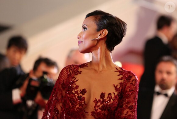 Sonia Rolland (Boucles d'oreilles, bague et bracelet Montblanc collection Princesse Grace de Monaco Pétales de Rose en or blanc et diamants) lors de la montée des marches du film Timbuktu au 67e Festival de Cannes, le 15 mai 2014.