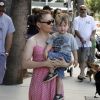 Alyssa Milano et son fils Milo à Los Angeles, le 1er septembre 2013. 